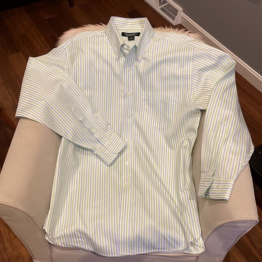 BROOKS BROTHERS COUNTRY CLUB BUTTON DOWN SHIRT